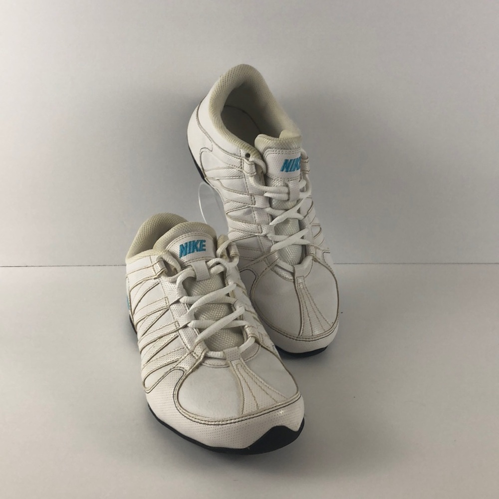 Nike Musique Leather Training Shoes